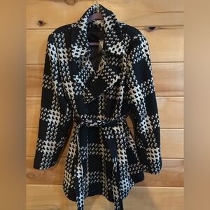 Cato Woman Stylish Black and White Women's  Coat size 22/24 NWT